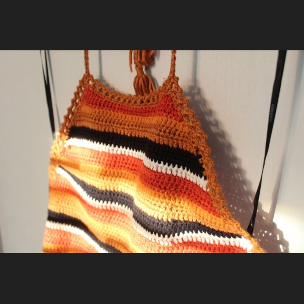 Sweater/ halter - Picture 2 of 4